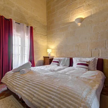 Premium 4br With Pool, Space & Style فيلة سانّات